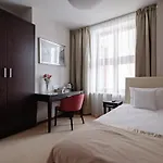 Garden Dyplomat 公寓式酒店 奥尔什丁